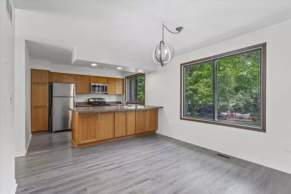 Downers Grove, IL 60516,1974 Loomes Avenue