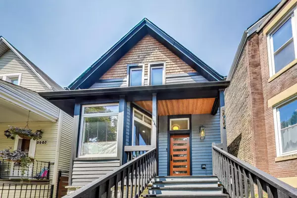 Chicago, IL 60618,2922 N Sawyer Avenue