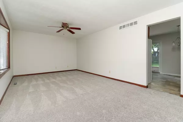 Bloomington, IL 61704,202 S Sesame Street