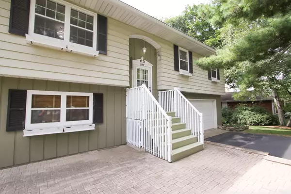 Elgin, IL 60123,995 N Meadow Lane
