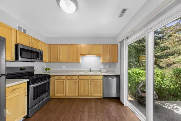 Round Lake Beach, IL 60073,1170 N Nature Court #1579