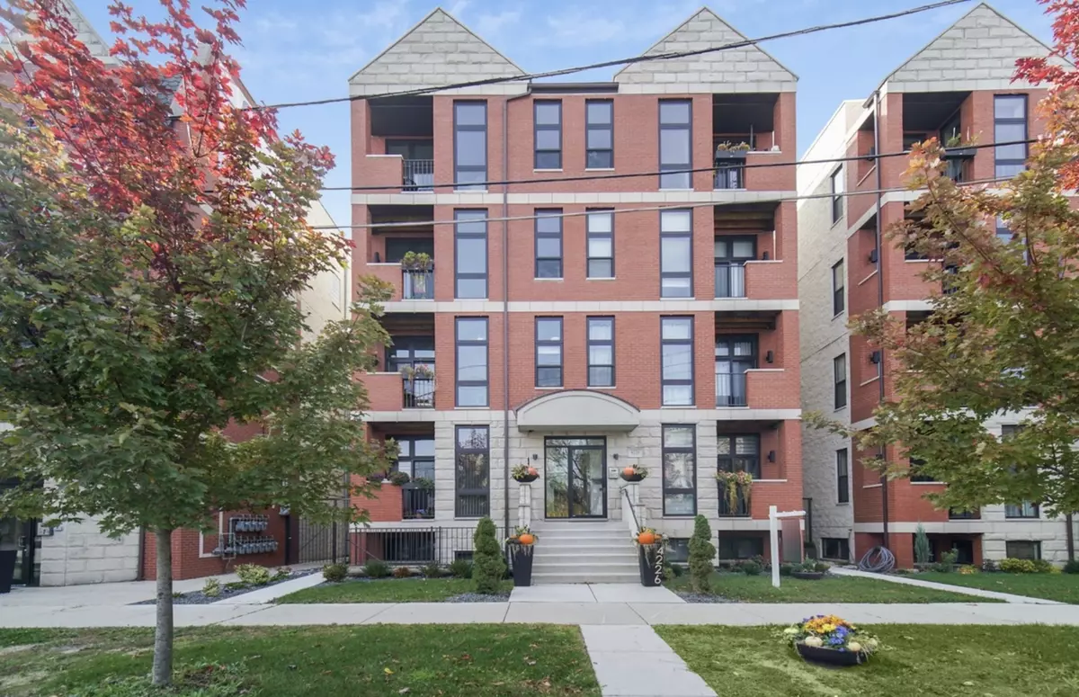 Chicago, IL 60653,4226 S Ellis Avenue #2S