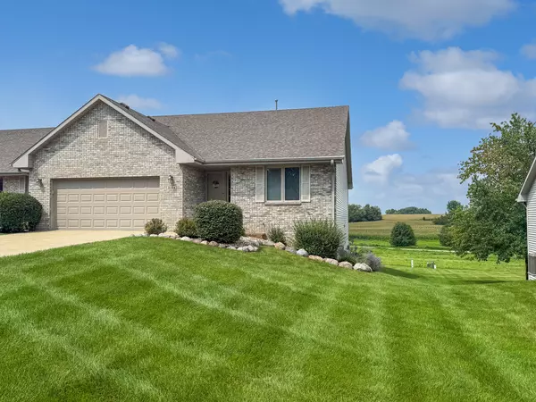 3184 Sandy Pointe Drive #11B, Freeport, IL 61032