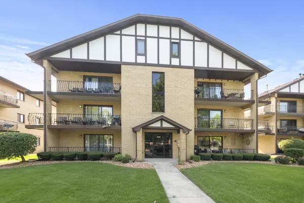 Tinley Park, IL 60477,17960 Royal Oak Court #1N