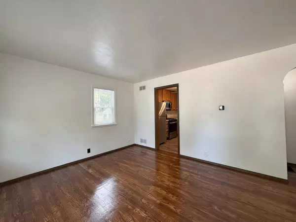 Urbana, IL 61801,1003 Fairview Avenue
