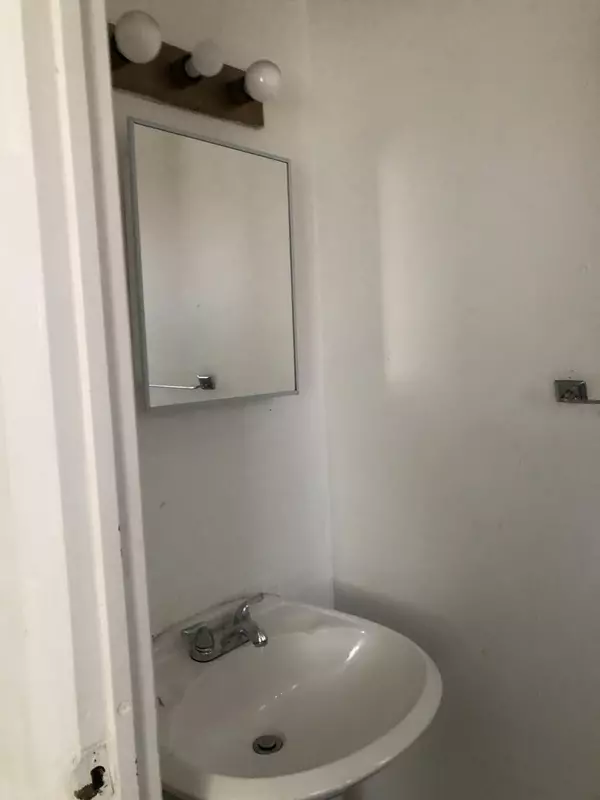 Hazel Crest, IL 60429,2145 171st Street