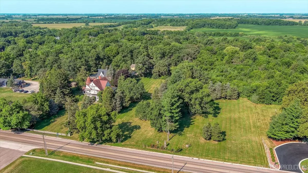 Elburn, IL 60119,526 N Main Street