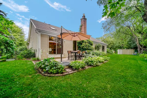 Fox River Grove, IL 60021,46 Manchester Court