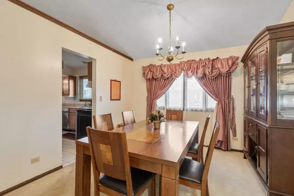 Schaumburg, IL 60193,121 S Staffire Drive