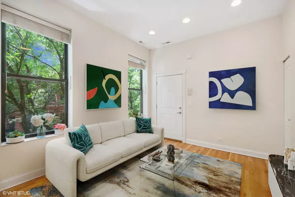 Chicago, IL 60647,2329 N Oakley Avenue #3E