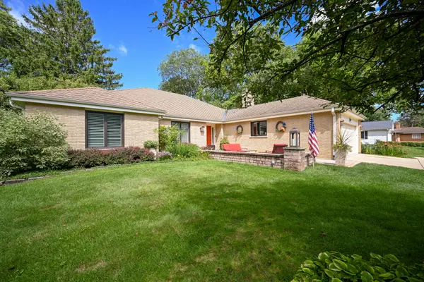 Wheaton, IL 60189,187 E Thompson Drive