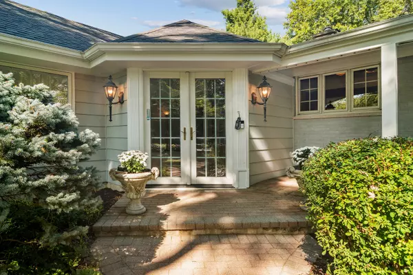 Inverness, IL 60067,1011 Blackburn Drive