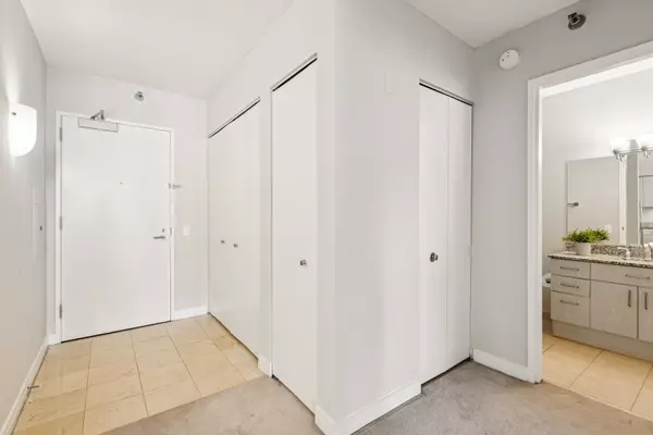 Chicago, IL 60611,512 N MCCLURG Court #3312