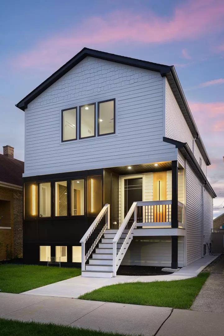 Chicago, IL 60630,5218 N Liano Avenue