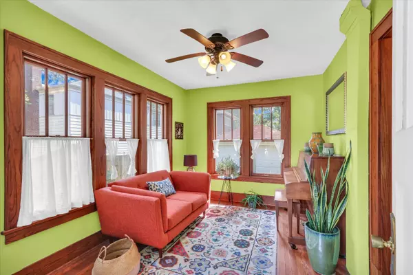 Urbana, IL 61801,603 W Indiana Avenue