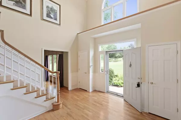 Lake Barrington, IL 60010,25410 N Cayuga Trail