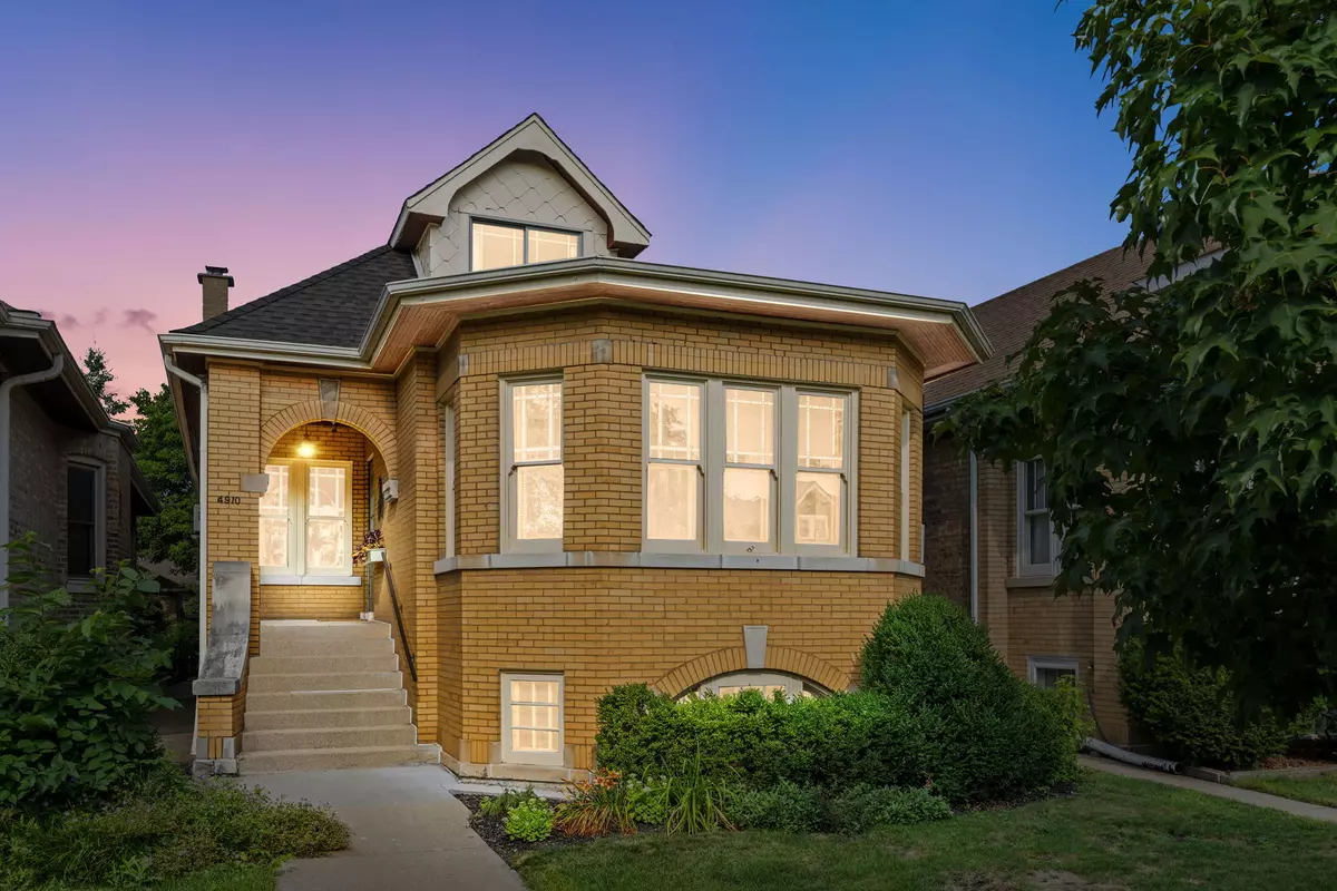 Chicago, IL 60630,4910 N Kenneth Avenue