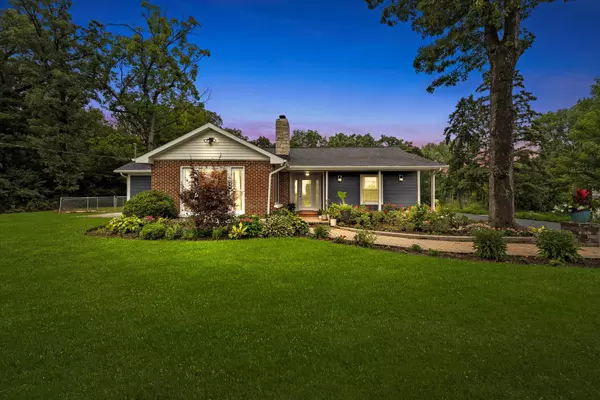 Woodstock, IL 60098,13908 Il Route 176