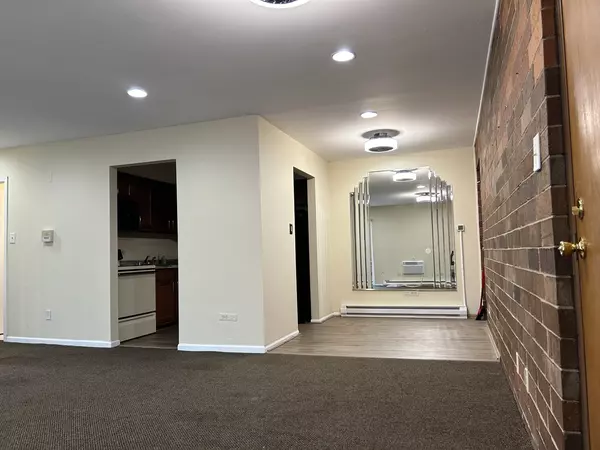 Blue Island, IL 60406,1925 Canal Street #3A