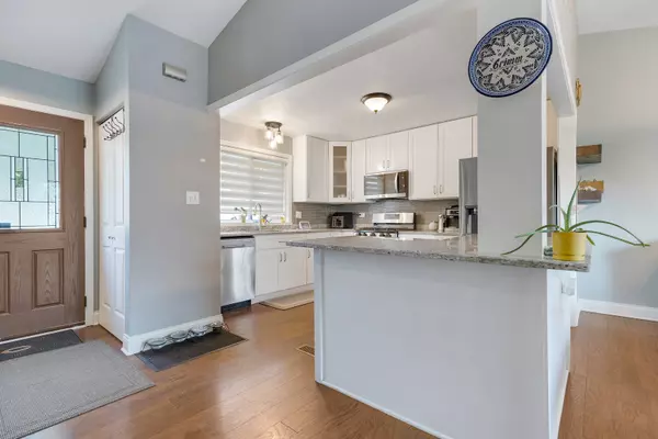 Bartlett, IL 60103,811 S Sheridan Drive