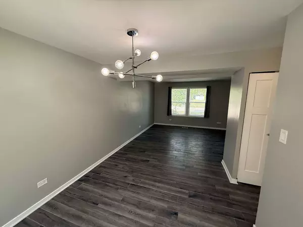 Matteson, IL 60443,5712 Woodgate Drive
