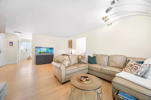 Orland Park, IL 60462,9061 Somerset Court #16