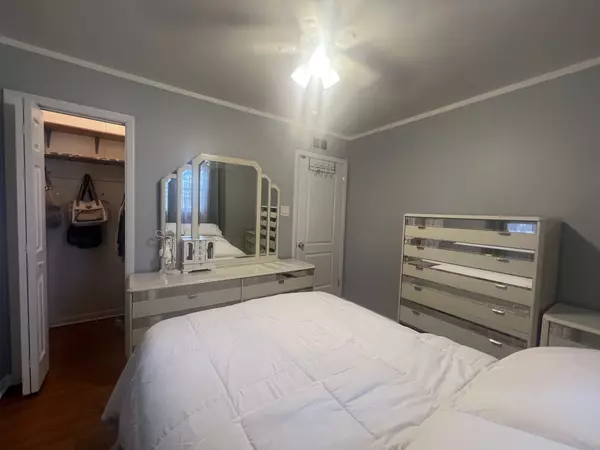 Worth, IL 60482,10838 S Neenah Avenue