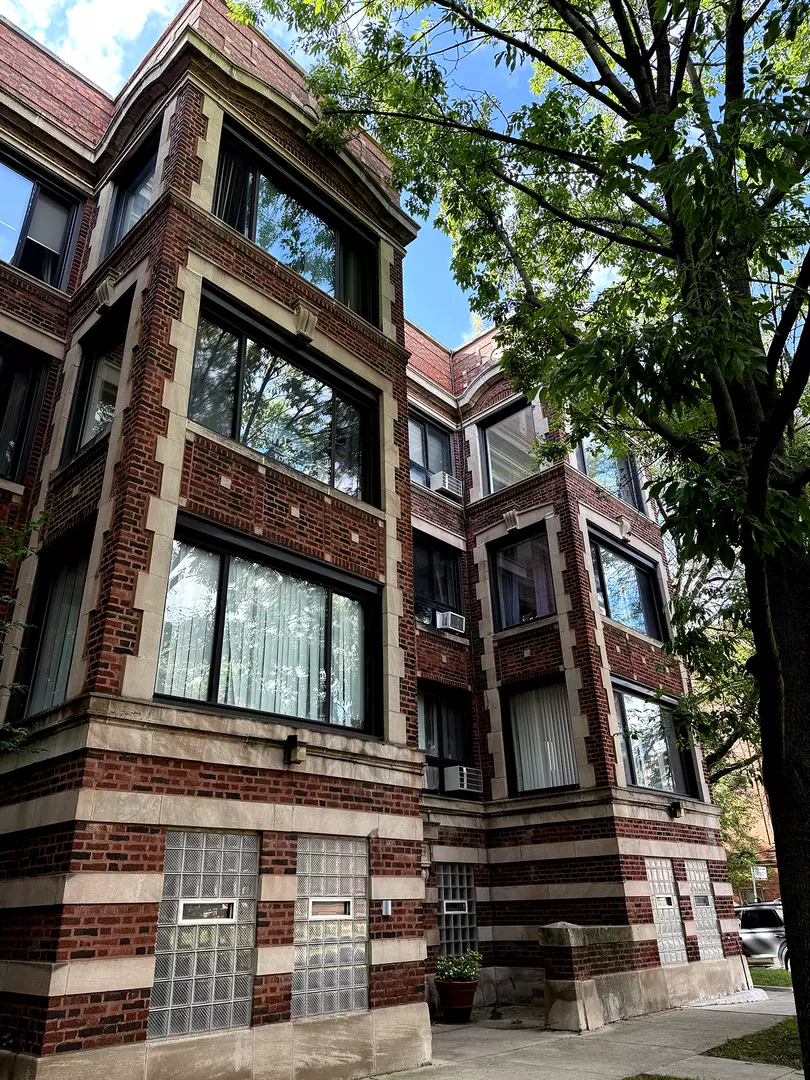 Chicago, IL 60615,5202 S Ingleside Avenue #2