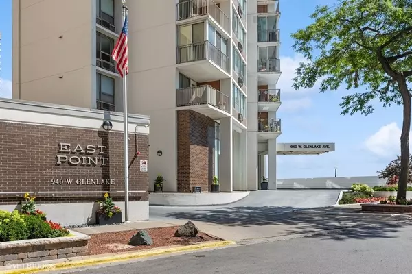 Chicago, IL 60660,940 W Glenlake Avenue #35B
