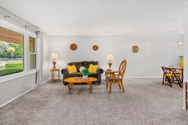 Crystal Lake, IL 60014,229 Evergreen Parkway