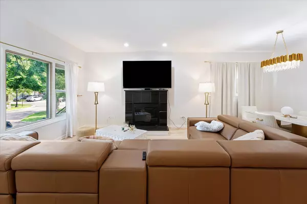 Chicago, IL 60608,1319 W 32nd Place