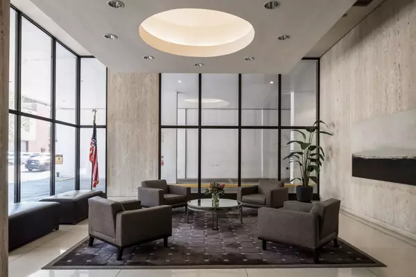 Chicago, IL 60614,1636 N WELLS Street #615