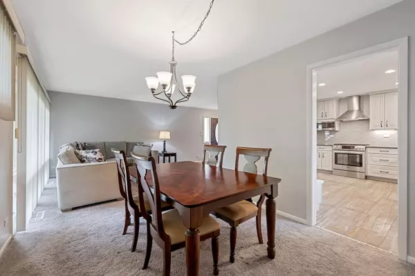 Glenview, IL 60025,25 Wilmette Avenue