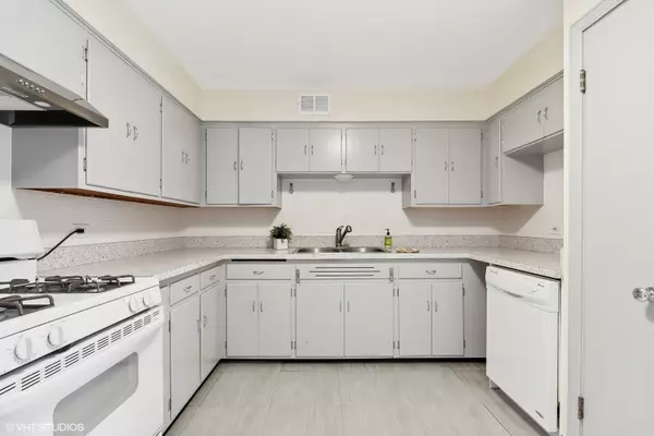 Barrington, IL 60010,402 Berry Road