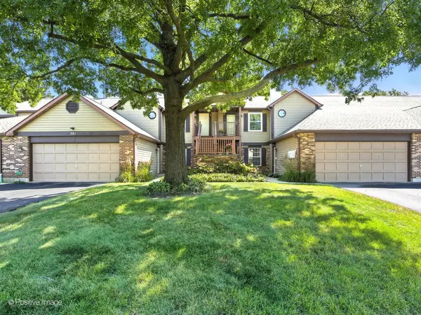 Glen Ellyn, IL 60137,383 Sandhurst Circle #4