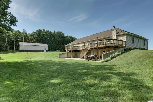 Camp Point, IL 62320,1903 N 1400th Avenue