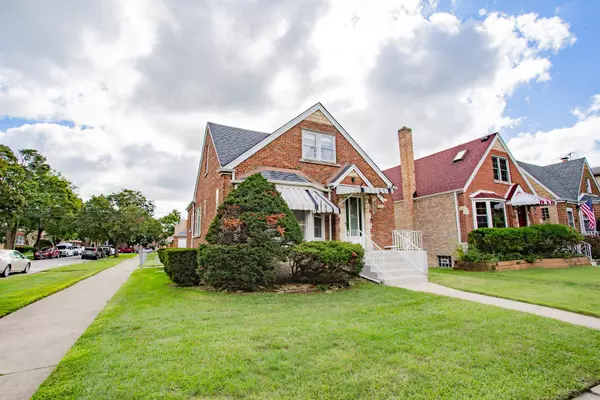 Chicago, IL 60646,5921 N Melvina Street