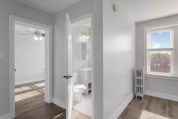 Chicago, IL 60626,1521 W Sherwin Avenue #504