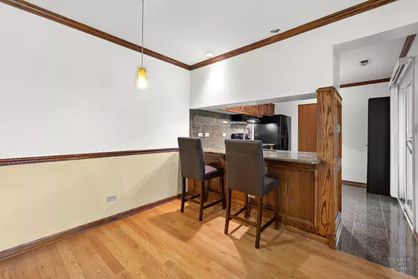 Schaumburg, IL 60195,100 white oak Court #3