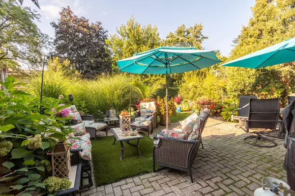 Oak Brook, IL 60523,19W078 Avenue Normandy N