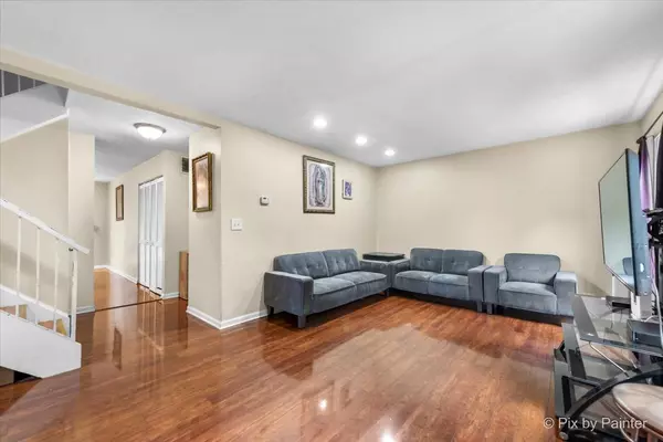 Cary, IL 60013,60 Forest Lane