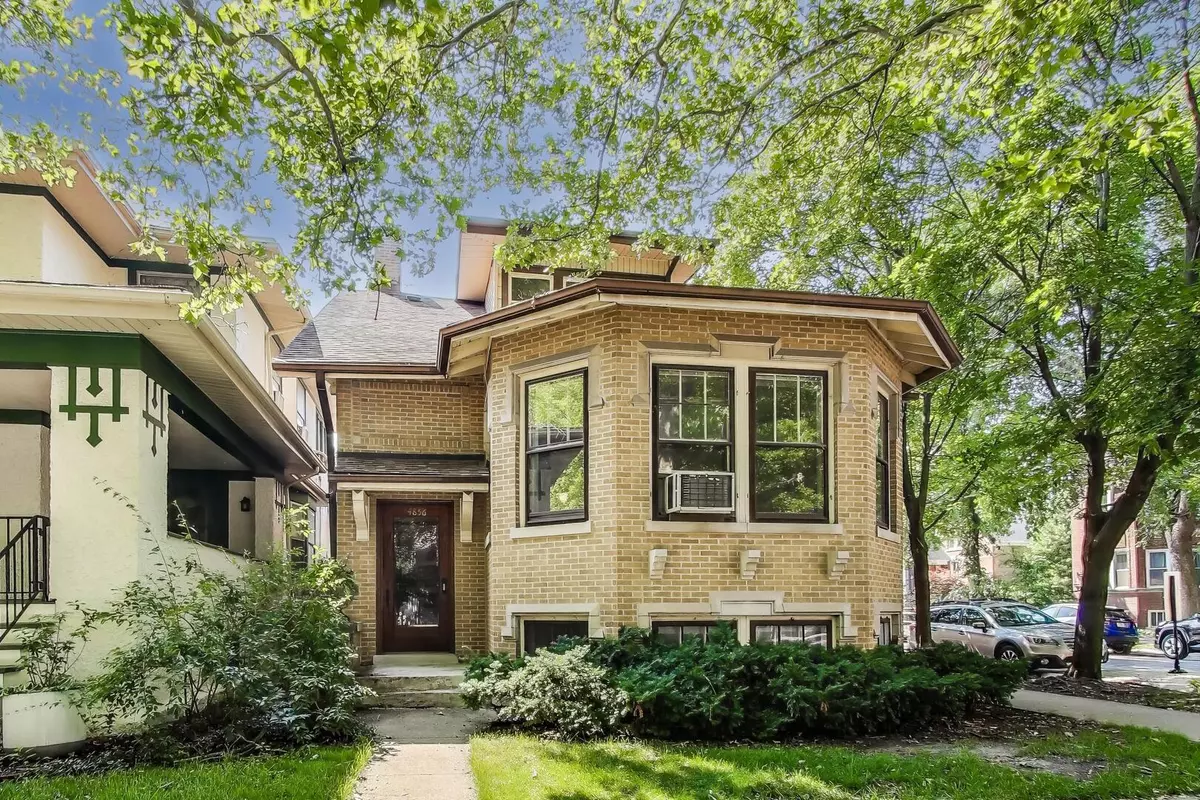 Chicago, IL 60625,4856 N Leavitt Street