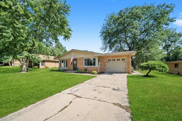 North Aurora, IL 60542,114 Briar Lane