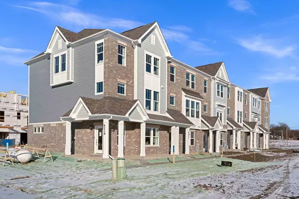 6293 Sandbelt Drive #34006, Woodridge, IL 60517