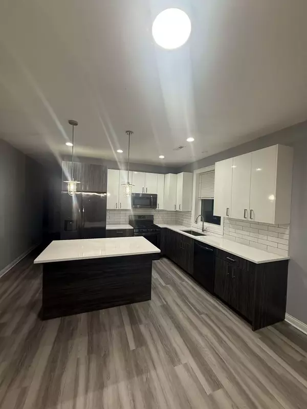 Chicago, IL 60653,4525 S Prairie Avenue #2