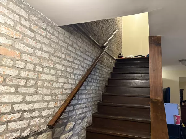 Chicago, IL 60637,1527 E 66th Place