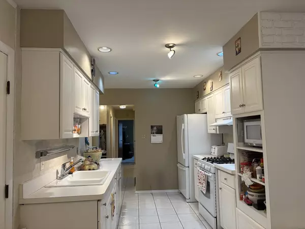 Lombard, IL 60148,2S137 Beaumont Lane