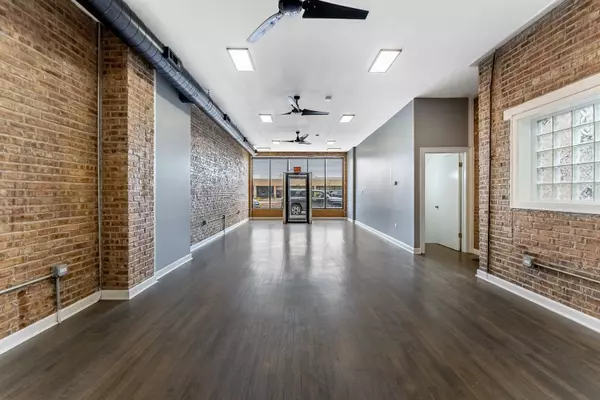 Chicago, IL 60639,5436 W Fullerton Avenue