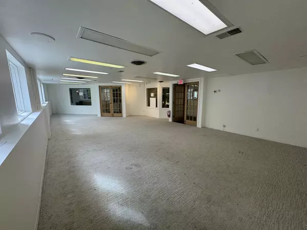 Geneva, IL 60134,227 S 3rd Street #004