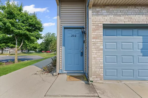 Champaign, IL 61821,2404 Windward Boulevard #202